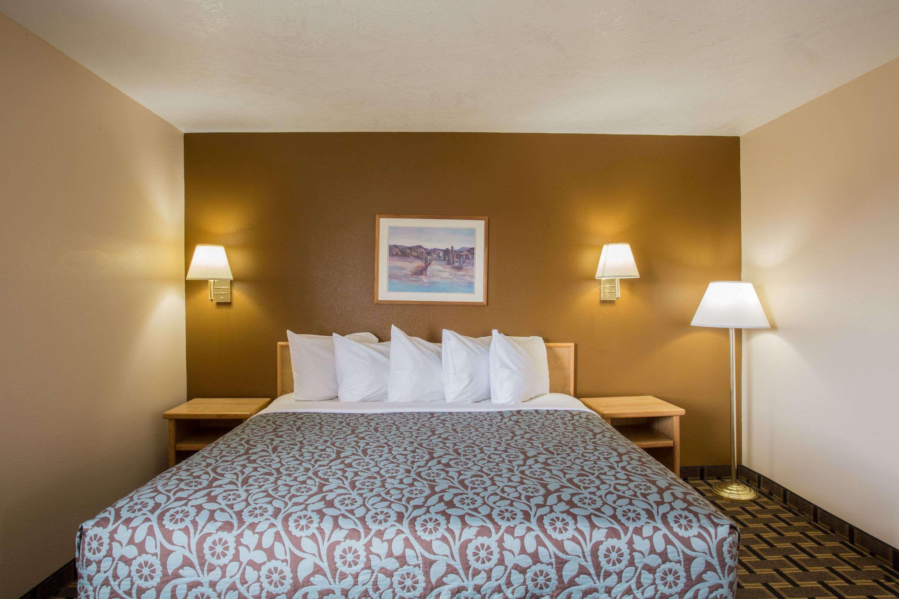 Days Inn By Wyndham Hurricane/Zion National Park Area Exterior photo