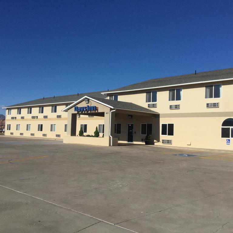 Days Inn By Wyndham Hurricane/Zion National Park Area Exterior photo